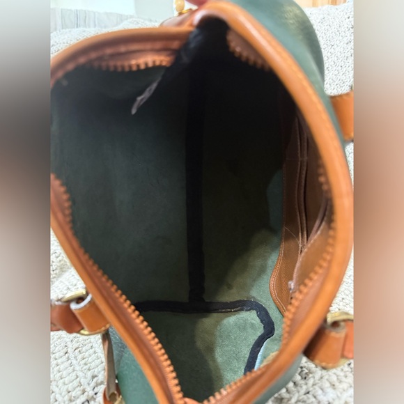 Vintage Dooney and Bourke Fir Green Barrel Shoulder Bag - Picture 7 of 7